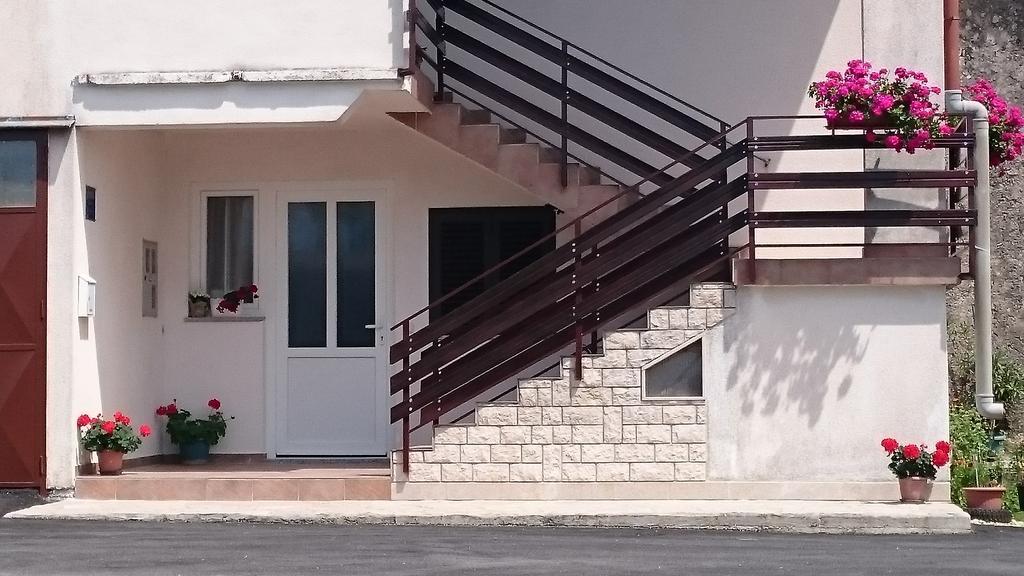Apartment Toncic Benazici Ngoại thất bức ảnh